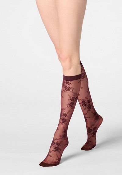 Kniestrümpfe mit elegantem, floralem Spitzenmuster von Oroblu Kniestrümpfe mit elegantem, floralem Spitzenmuster von Oroblu