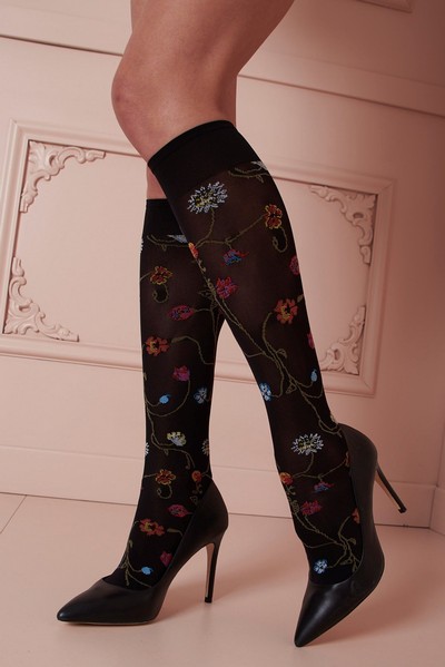 Blickdichte Kniestrümpfe mit wunderschönem, buntem Blumenmuster von Trasparenze Blickdichte Kniestrümpfe mit wunderschönem, buntem Blumenmuster von Trasparenze